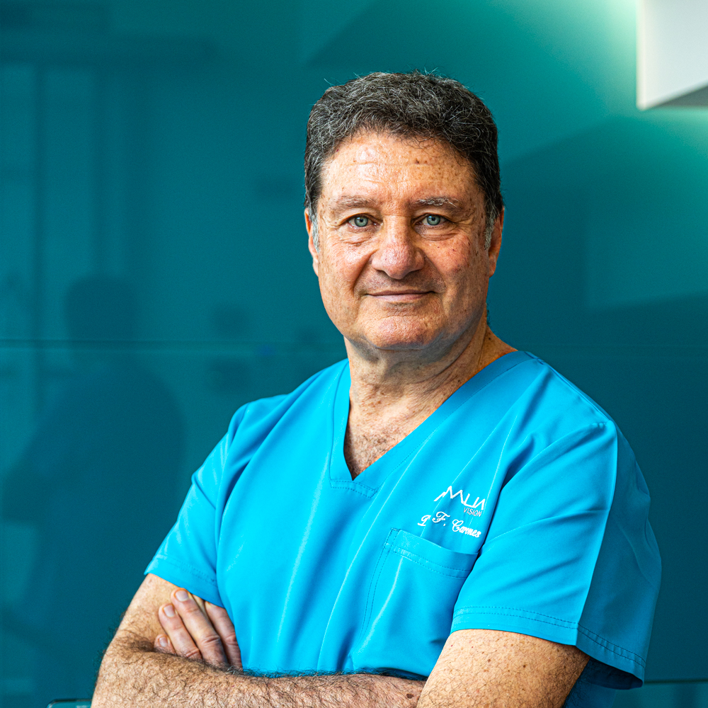 Dottor Francesco Carones, oculista fondatore di ADVALIA, esperto chirurgia refrattiva a Milano