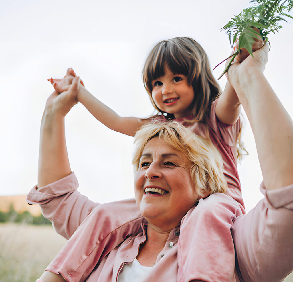 Goditi ogni dettaglio con i nipoti con la vista libera dal glaucoma - trattamenti a Milano da ADVALIA