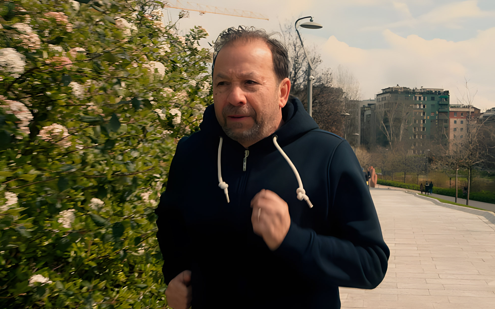 Paziente ADVALIA Vision a Milano dopo intervento cataratta che corre e riscopre i colori